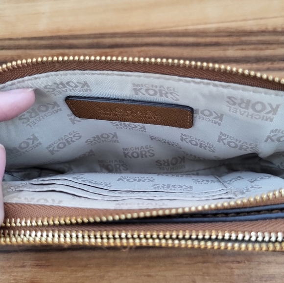 Michael Kors Double Zip Brown Wristlet, Like New Condition - Picture 3 of 5